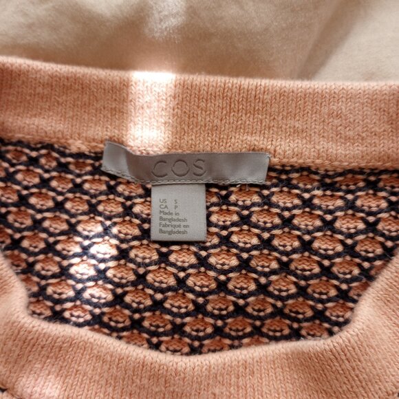 COS Pink Black Textured Knit Sweater Tee Minimalist Modern Luxury - Picture 2 of 8